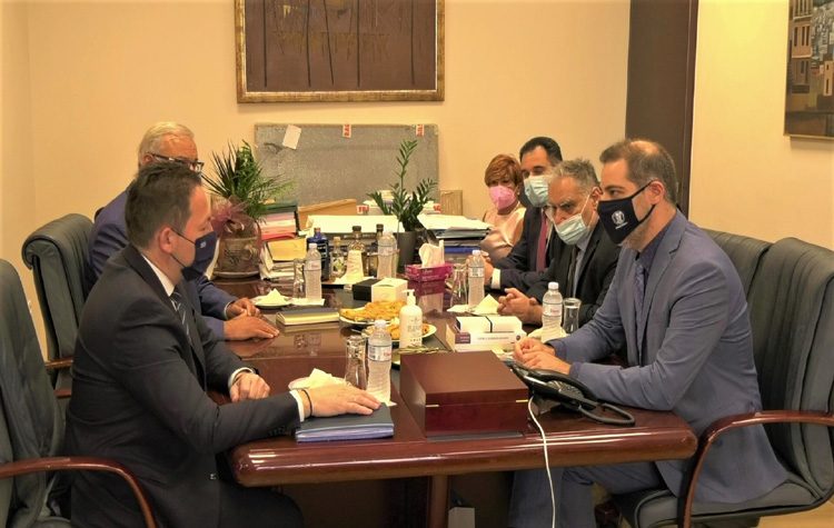 Πέτσας και Σταριανουδάκης στο Δημαρχείο