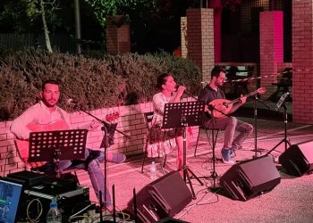 Πρεμιέρα της δράσης «Μεταμόρφωση, μια μουσική παρέα στην πλατεία»