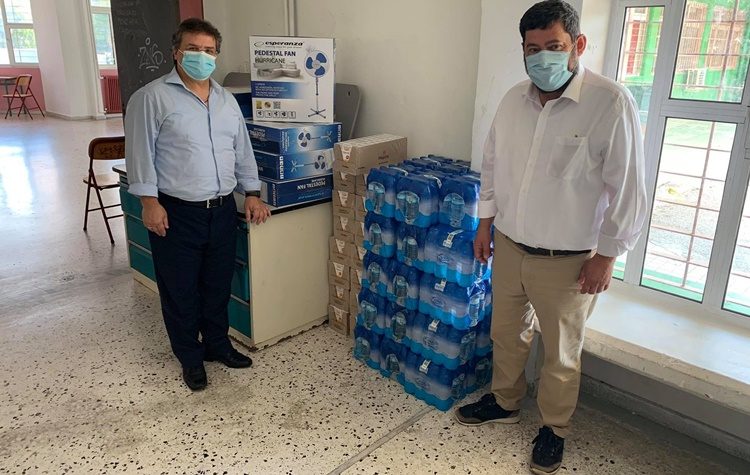 Στα εξεταστικά κέντρα των Πανελλαδικών ο δήμαρχος