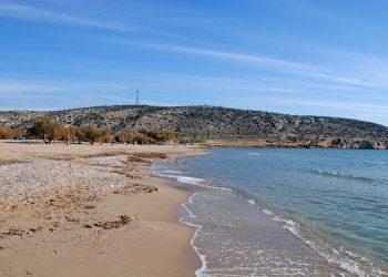 Δωρεάν θαλάσσια μπάνια στη Βάρκιζα