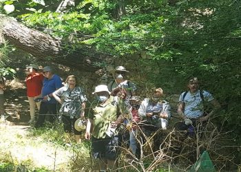 Επιτυχημένη πεζοπορική διαδρομή κατά μήκος της ρεματιάς Πεντέλης - Χαλανδρίου