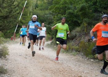 «Παγκόσμια Ημέρα Τρεξίματος Υμηττού»: Μαζική συμμετοχή με ασφάλεια και… Περικλή Ιακωβάκη