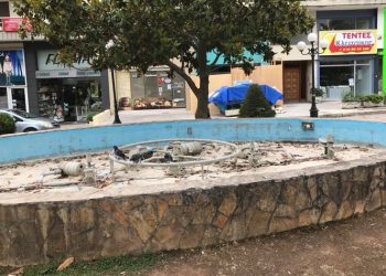 Απαντήσεις Ψυχάλη στα… σκαλιά του δημαρχείου