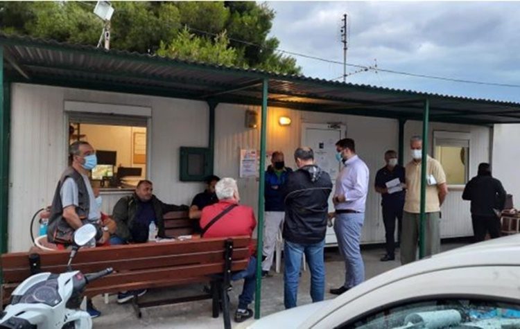 Επίσκεψη Ζαχαριάδη στο αμαξοστάσιο του Δήμου για το νομοσχέδιο Χατζηδάκη