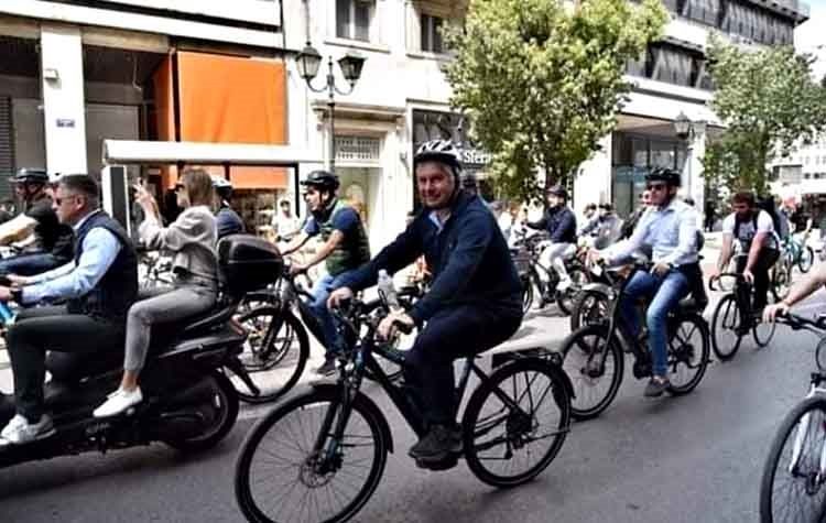 Βλάσσης Σιώμος: «Σε ένα ποδήλατο ανακαλύπτουμε την αξία του να ζεις σε Δήμους με πράσινο»