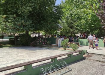 Δήμος Διονύσου: Στην πλατεία Ροδόπολης μεταφέρθηκαν με ασφάλεια τα παιδιά του τοπικού καλοκαιρινού καμπ