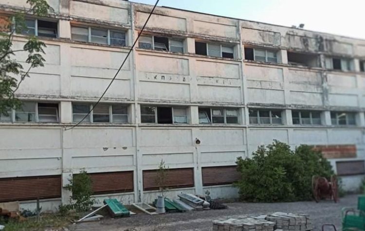 «Νέα Αρχή»: «Πλήρης απραξία της διοίκησης του Δήμου για το ακίνητο “Μακρή”»