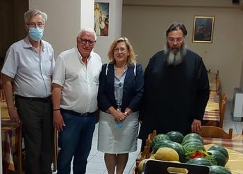 Προσφορά αγάπης από τους πωλητές της Γ’ Λαϊκής στις ενορίες του Δήμου