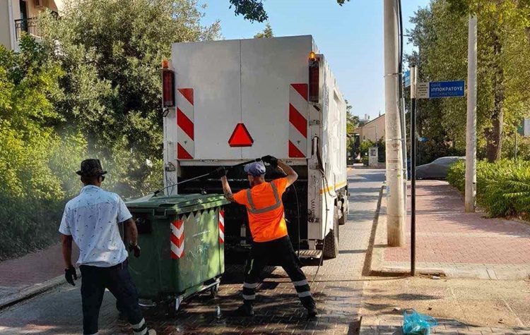 Πλύσεις κάδων από τον Δήμο Λυκόβρυσης - Πεύκης