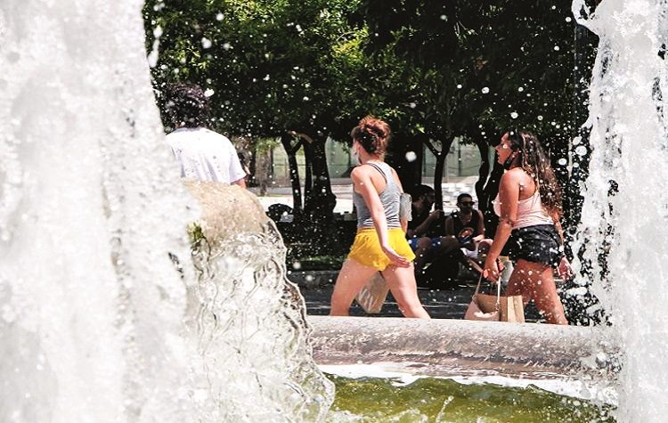 Καύσωνας: «Δυνατό» καλοκαίρι