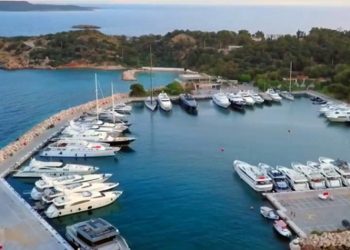 Αναβάθμιση Μαρίνας Βουλιαγμένης: Ασφαλής η κολύμβηση