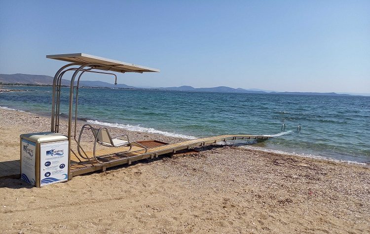 Παραδίδεται στους πολίτες με κινητικά προβλήματα το SEATRAC στην παραλία Ν. Μάκρης