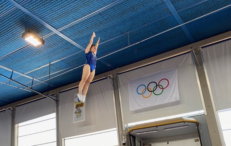 Χρυσό μετάλλιο κατέκτησε η Λίλα Κασάπογλου στο πανελλήνιο πρωτάθλημα τραμπολίνο!