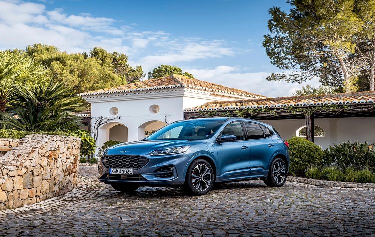 Οι οδηγοί του νέου Kuga Plug-in Hybrid κάλυψαν σχεδόν τα μισά τους χιλιόμετρα καταναλώνοντας ηλεκτρική ενέργεια