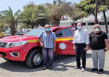 Η ΠΕΔ Νοτίου Αιγαίου πρόσφερε ένα πυροσβεστικό Nissan NAVARA στο Δήμο Ερμούπολης Σύρου