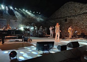 «Διονύσια 2021»: Εντυπωσιακή πρεμιέρα με τον εκπληκτικό Μάριο Φραγκούλη (Εικόνες και βίντεο)