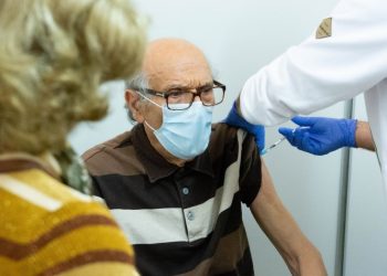 Άρχισαν οι κατ’ οίκον εμβολιασμοί στον Δήμο - Ποια είναι η διαδικασία των ραντεβού