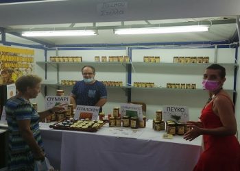 Έκοψαν την… κορδέλα στο 2ο Φεστιβάλ Τοπικών Παραγωγών Αγροτικών Προϊόντων του Μαραθώνα