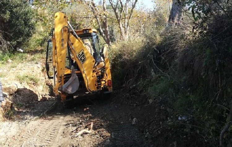 Περιφέρεια: «Καθαρισμός των ρεμάτων της Αν. Αττικής από τεχνική εταιρεία»