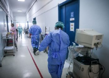 Εκπαιδευτικοί Π.Ε. Αμαρουσίου: «Να ενισχυθούν δημόσια νοσοκομεία και σχολεία»