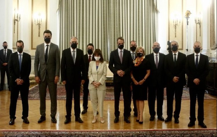 Ορκίστηκαν τα νέα μέλη της κυβέρνησης