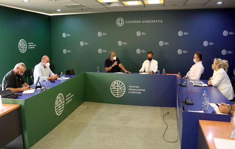 Σύσκεψη Πατούλη με τον γ.γ. Περιβάλλοντος και Υδάτων Κ. Αραβώση για την επόμενη ημέρα από τις πυρκαγιές