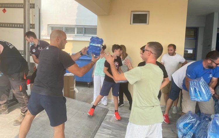 Αποστολή βοήθειας από την Περιφέρεια στη Λίμνη Ευβοίας και στις Ροβιές