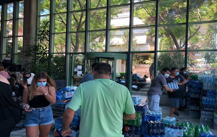 Διαρκής η στήριξη εθελοντών και Δήμου στους πυρόπληκτους
