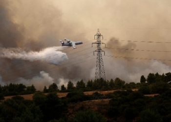 Μήνυμα 112 για πυρκαγιά : «Αν είστε στη Βαρυμπόμπη ή στις Αδάμες εκκενώστε προς Θρακομακεδόνες»