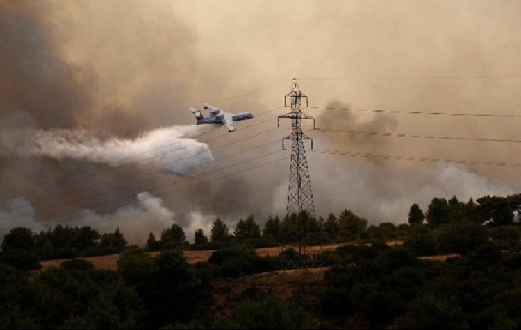 Μήνυμα 112 για πυρκαγιά : «Αν είστε στη Βαρυμπόμπη ή στις Αδάμες εκκενώστε προς Θρακομακεδόνες»