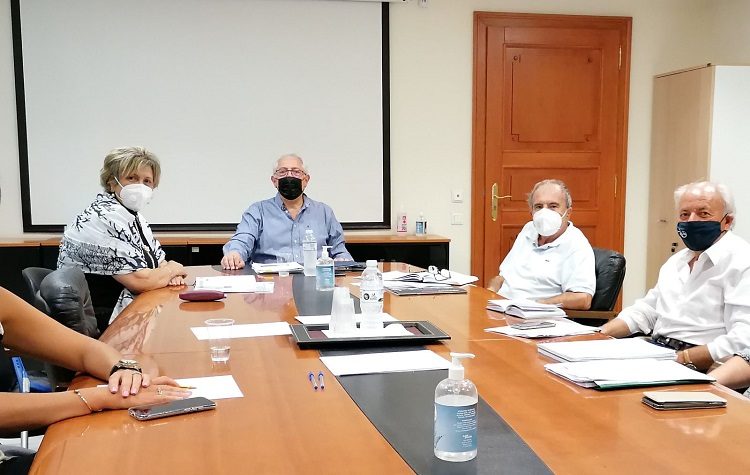 Θ. Αμπατζόγλου: «Στο πλευρό της εκπαιδευτικής κοινότητας»