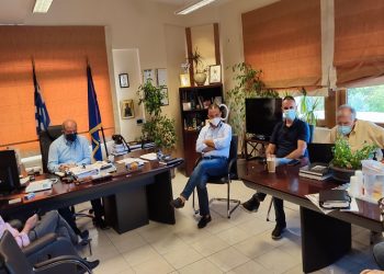 Το άνοιγμα των σχολείων στο επίκεντρο συνάντησης στον Δήμο