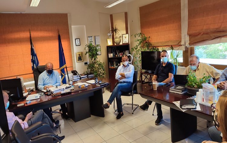 Το άνοιγμα των σχολείων στο επίκεντρο συνάντησης στον Δήμο