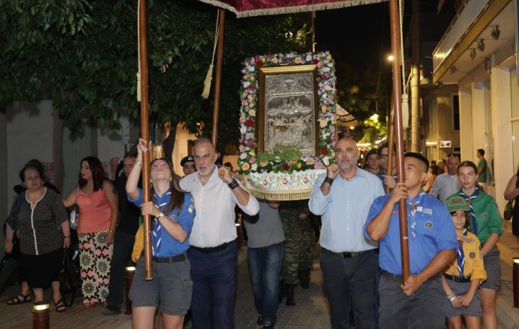 Με λαμπρότητα το Μαρούσι τίμησε την Πολιούχο του Παναγία Θεοτόκο