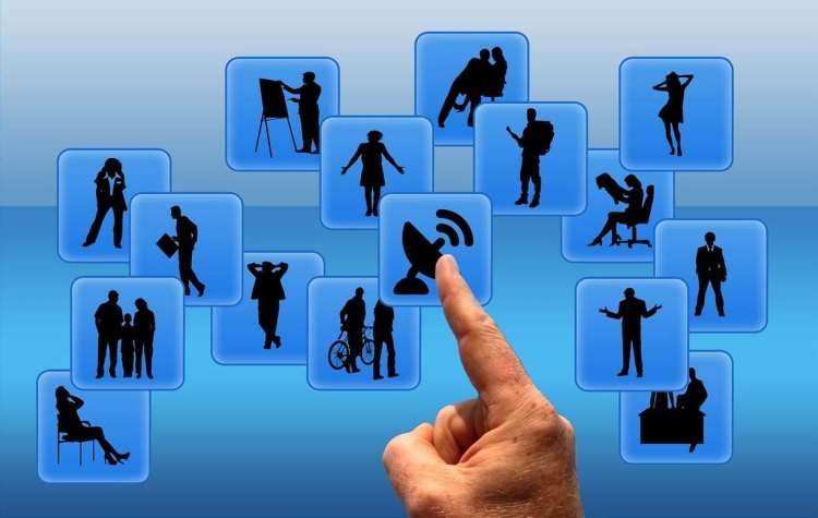 «Άνοιγμα» μαθημάτων των δημόσιων ΙΕΚ της πόλης σε άτομα με προβλήματα ακοής