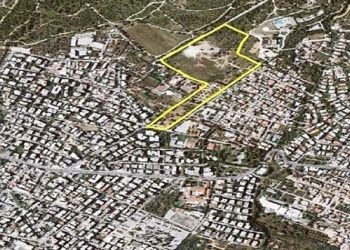 «Παγωμένο» παραμένει το γήπεδο ποδοσφαίρου στο Μαρούσι