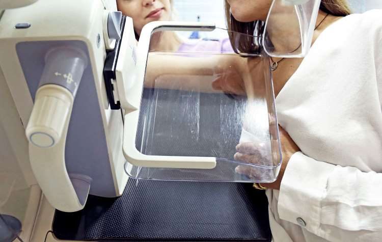 Πρωτοβουλία πρόληψης του Δήμου με μαστογραφίες για άπορες και ανασφάλιστες γυναίκες