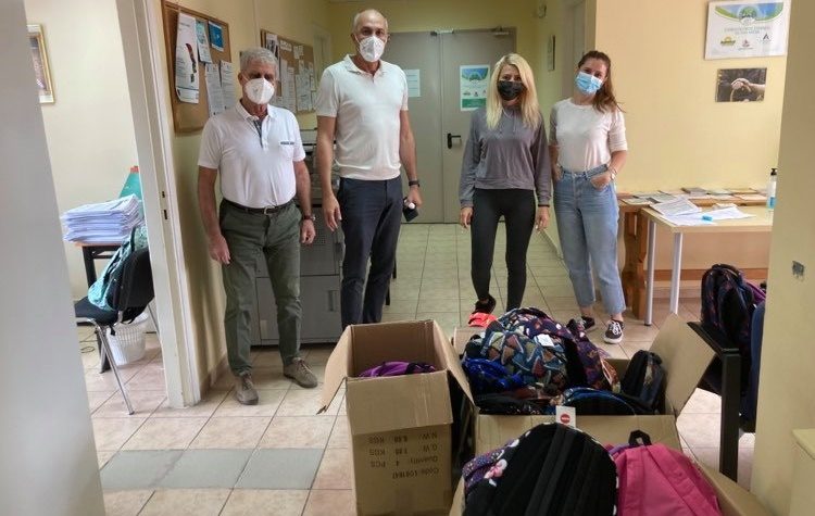Σχολικά είδη στα παιδιά οικογενειών που στηρίζονται από τις κοινωνικές δομές του Δήμου