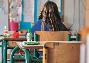 Πανδημία: «Στοίχημα» τα… θρανία