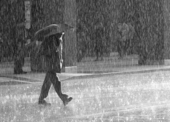 Ανοχύρωτοι και στις… βροχές