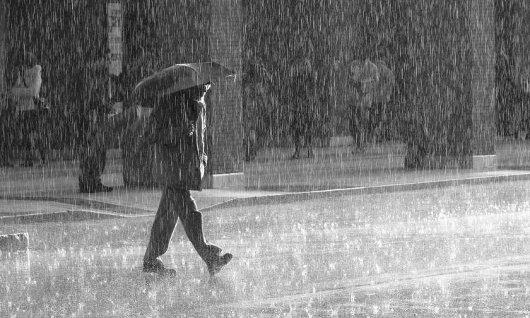 Ανοχύρωτοι και στις… βροχές