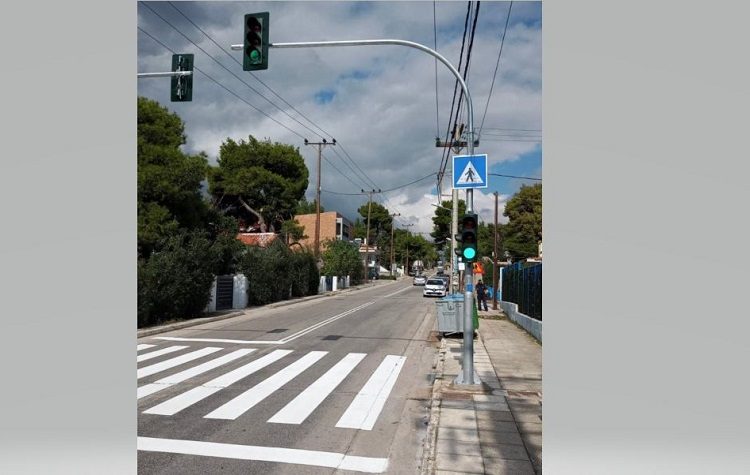 Περιφέρεια Αττικής: Φανάρια με τριπλάσια φωτεινότητα έξω από το 2ο Δημοτικό Αγ. Στεφάνου