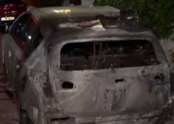 Πεύκη: Εμπρησμός σε αυτοκίνητο τα ξημερώματα