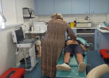 «Το Χαμόγελο του Παιδιού»: Δωρεάν προληπτικές εξετάσεις σε παιδιά και ενήλικες στην πυρόπληκτη Βόρεια Εύβοια