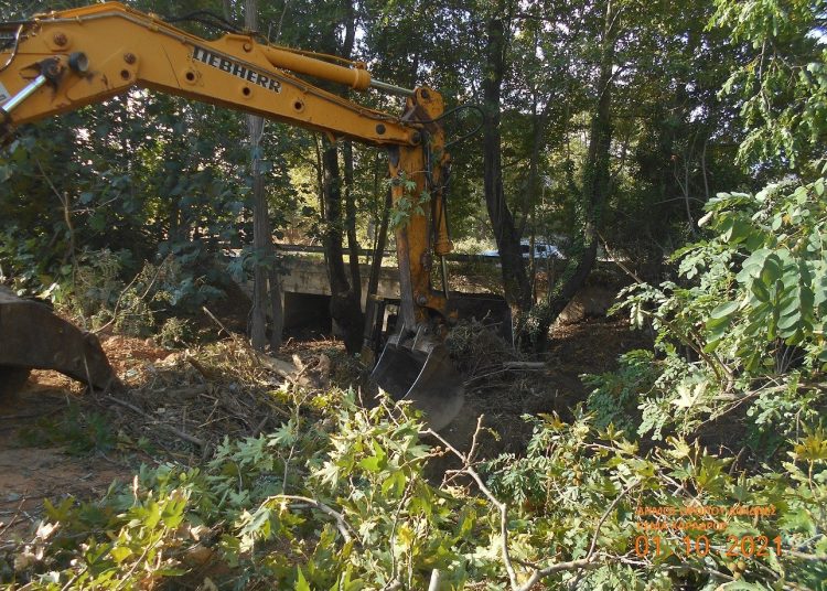 Συνεχίζονται οι καθαρισμοί ρεμάτων στην Αττική από την Περιφέρεια