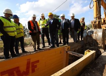 Αυτοψία Πατούλη στην κατασκευή του δικτύου αποχέτευσης στην Παλλήνη