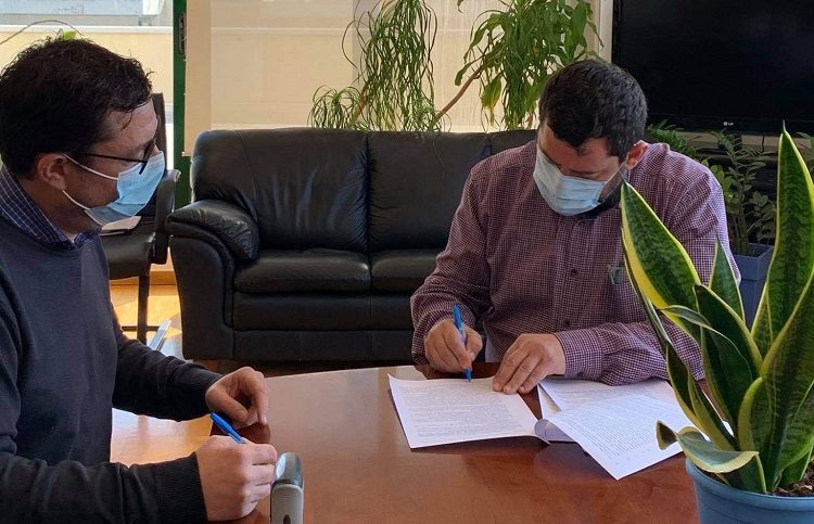 Υπεγράφη η σύμβαση κατασκευής ραμπών και χώρων υγιεινής για ΑμεΑ σε σχολικές μονάδες