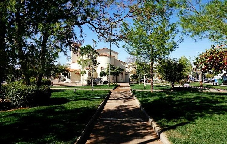 Αναμόρφωση της πλατείας Αγίου Τρύφωνα