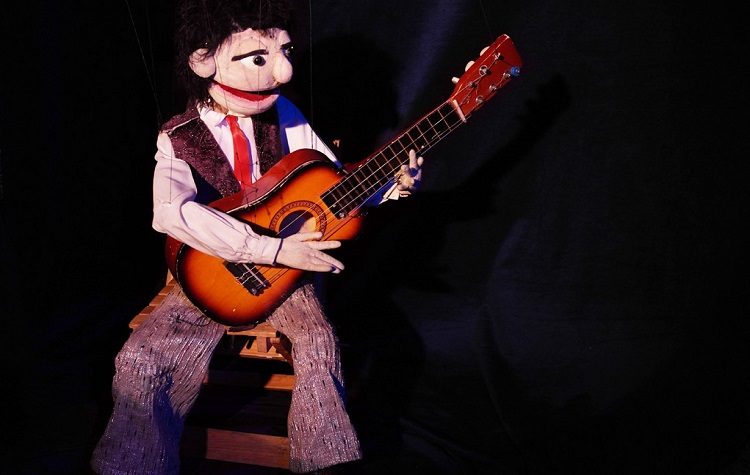 «Momentos» στο Κουκλοθέατρο «Εργαστήρι Μαιρηβή»