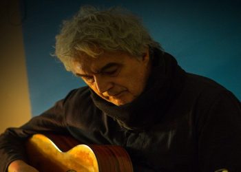 Ο Θόδωρος Αναστασίου, σε μία μοναδική εμφάνιση στο Red Jasper, το Σάββατο 6 Νοεμβρίου